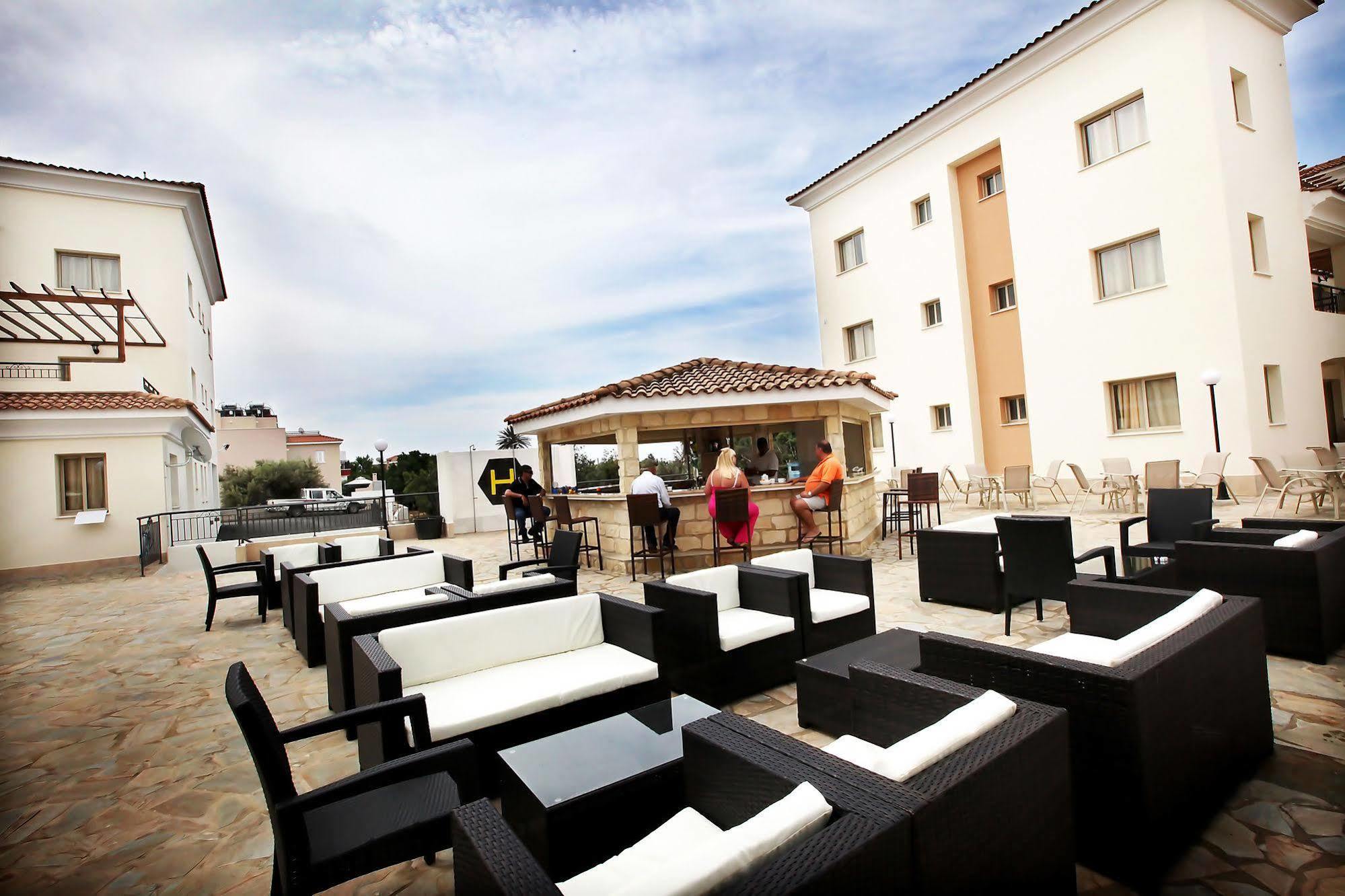 Oracle Exclusive Resort Pafos Dış mekan fotoğraf